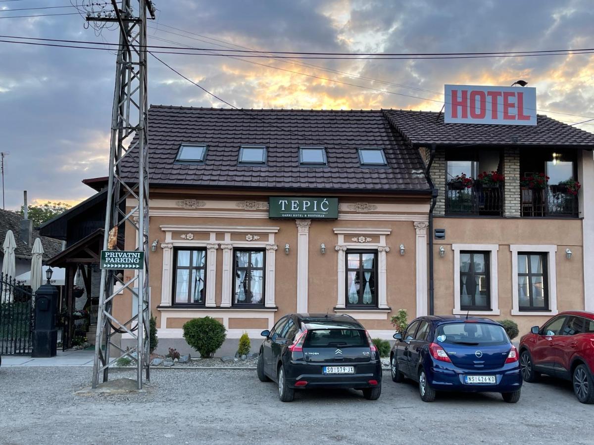 Tepic Garni Hotel Temerin Экстерьер фото